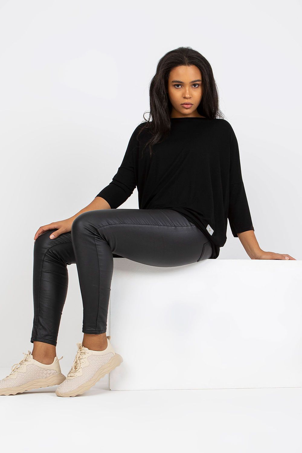 Damen Alltags Plus-Size Shirt, Bootsausschnitt & 3/4-Ärmel von Relevance schwarz Vorderseite
