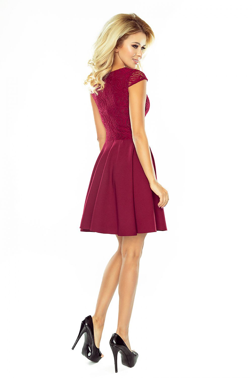 Damen Ausgestellte Abendkleid mit Spitze von Numoco weinrot Rückseite