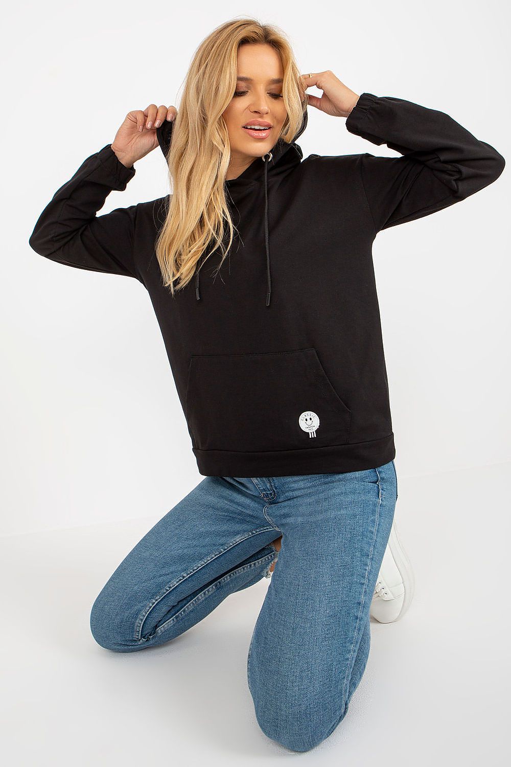 Damen Casual Hoodie, Kapuze, Kängurutasche & Aufnäher, Baumwolle von Relevance schwarz Vorderseite