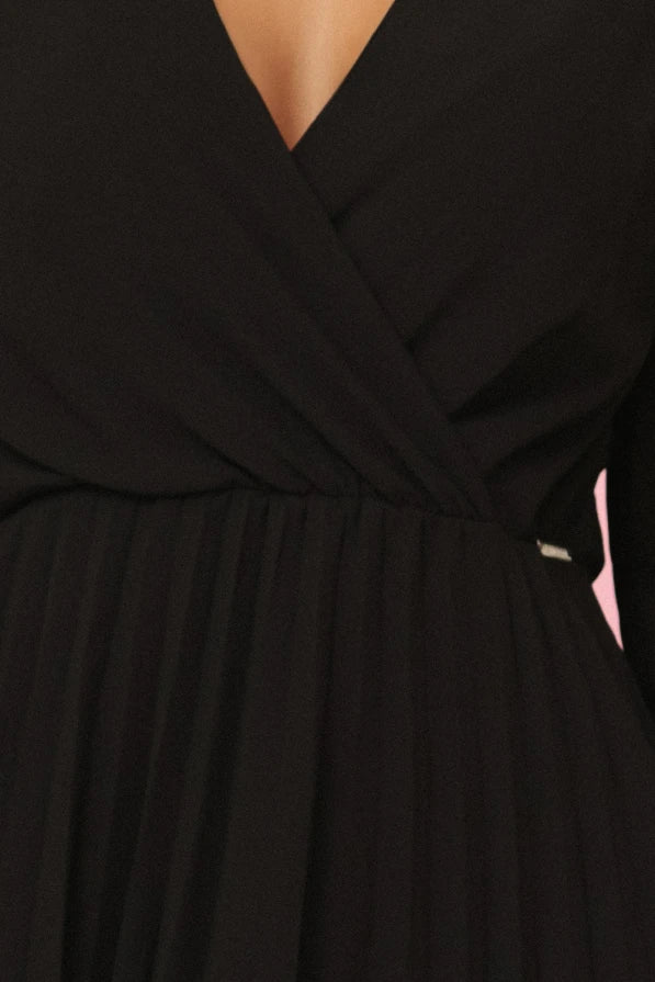Damen Chiffon Plissee Cocktailkleid von Numoco schwarz Ausschnitt