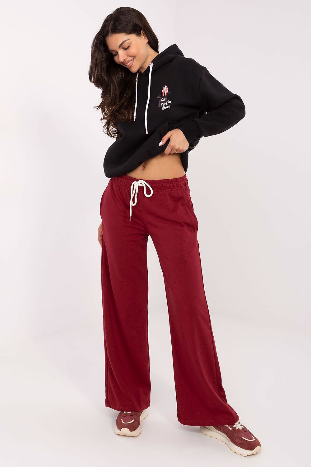 Damen Mid-Waist Jogginghose mit Taschen, gerader Schnitt von Relevance rot