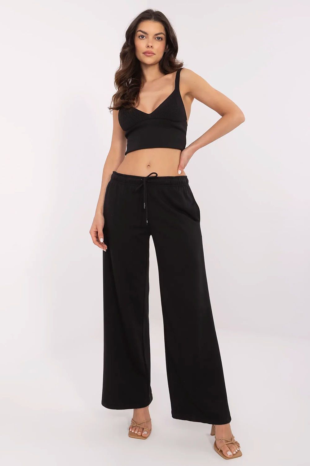 Damen Mid-Waist Jogginghose mit Taschen, gerader Schnitt von Relevance schwarz