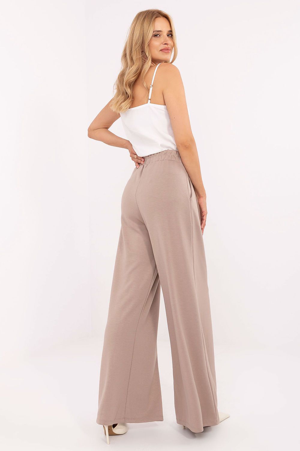 Damen Palazzo Sweatpants, High-Waist, breites Bein & Seitentaschen von Relevance beige Rückseite