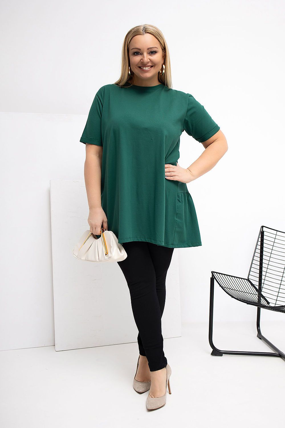 Damen Plus-Size Tunika mit zarter Rüsche von Relevance grün Vorderansicht