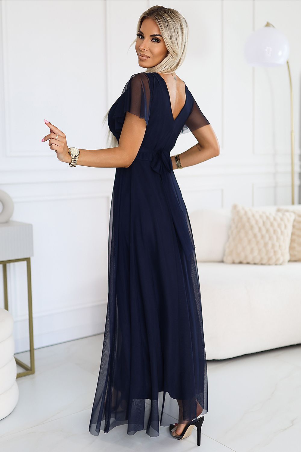 Damen Tüll Maxikleid NASTIA mit Surplice Ausschnitt von Numoco Basic marineblau Seitenansicht