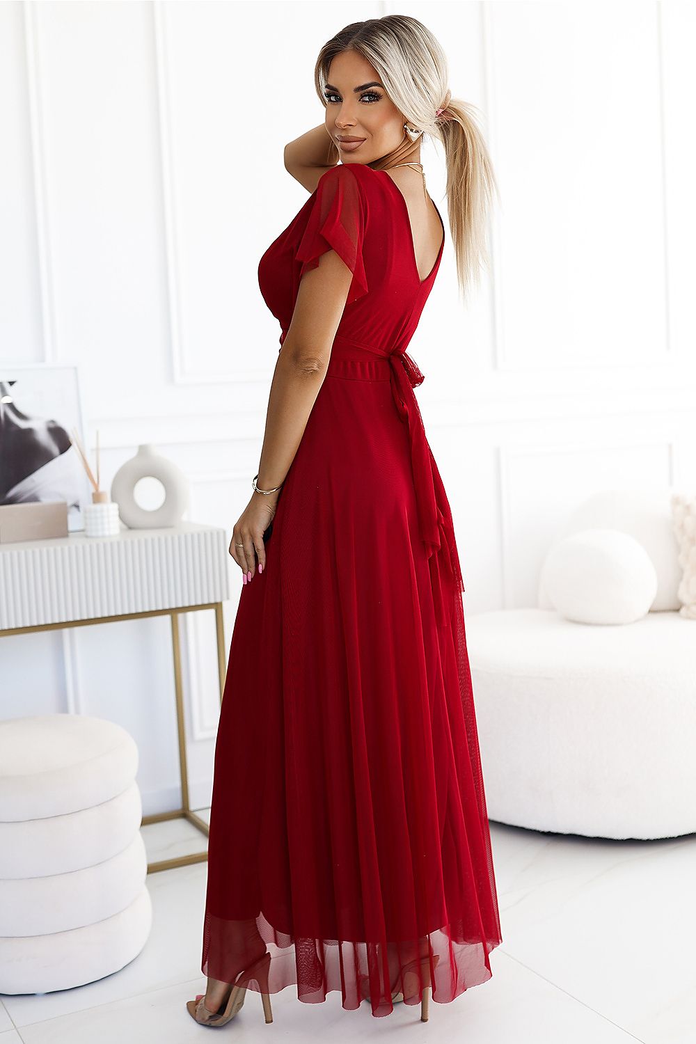 Damen Tüll Maxikleid NASTIA mit Surplice Ausschnitt von Numoco Basic weinrot Seitenansicht