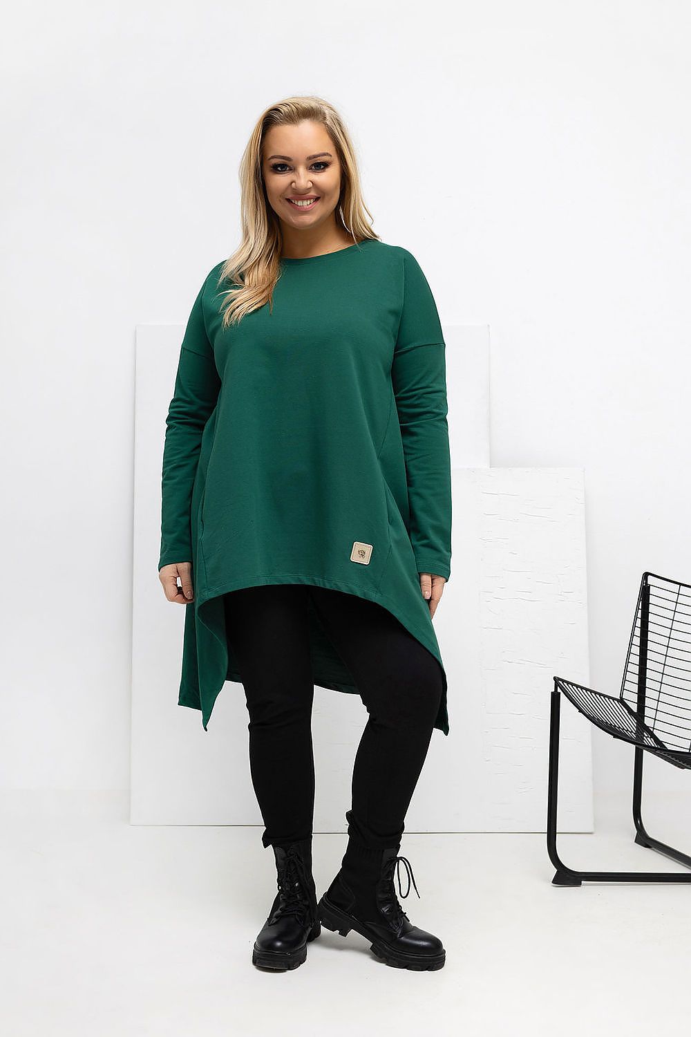 Damen asymetrische Plus-Size Tunika von Relevance grün Vorderseite