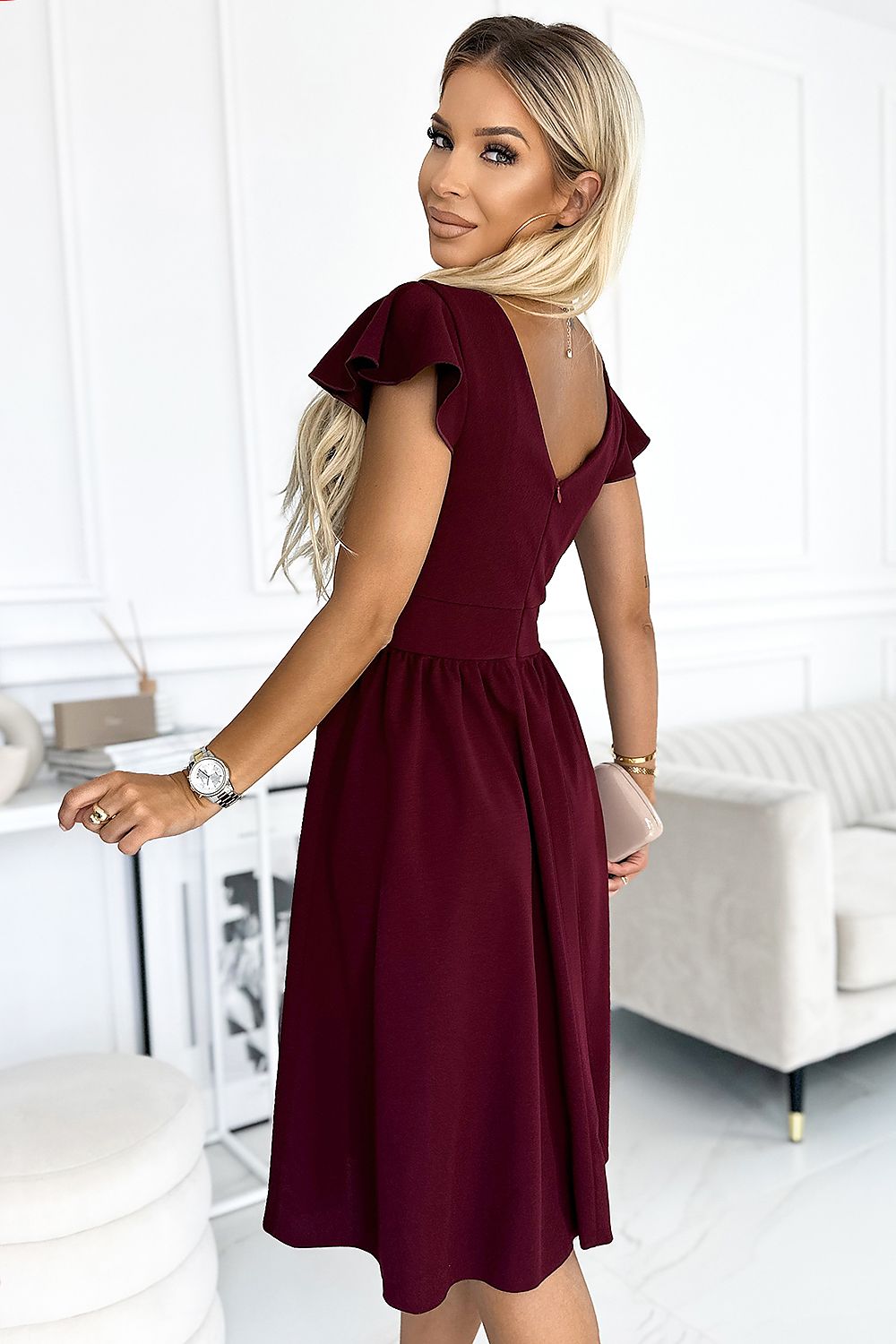 Damen elegantes kurzarm Kleid mit Surplice Ausschnitt von Numoco weinrot Rückseite