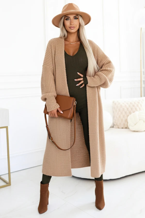 Damen gestreifter Jumpsuit, V-Ausschnitt, lange Ärmel mit Daumenloch von Numoco olivgrün Outfit Strick