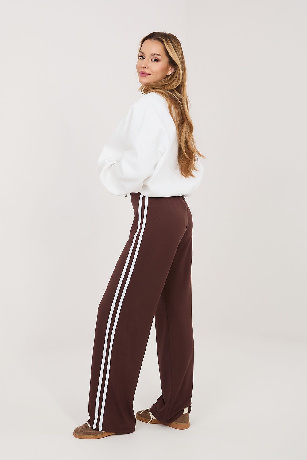 Damen lässige sportliche Hose von Relevance braun Seitenansicht