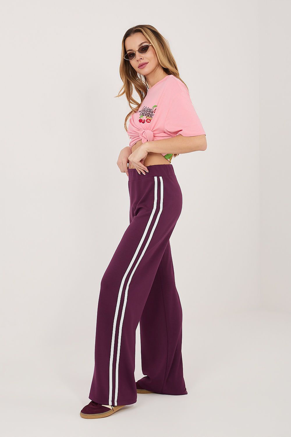 Damen lässige sportliche Hose von Relevance violett Seitenansicht