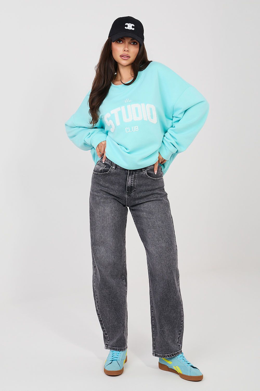 Damen lässiges Oversize Sweatershirt "Studio" von Relevance türkis Vorderseite