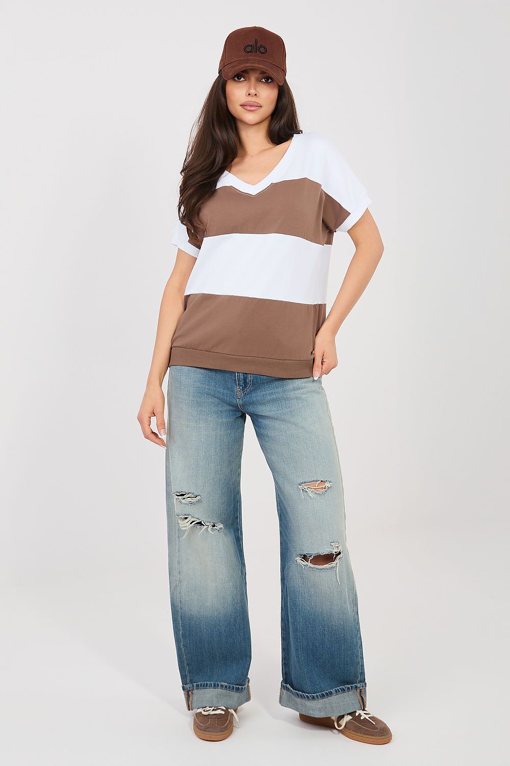 Damen streifen Shirt mit V-Ausschnitt von Relevance braun Vorderseite