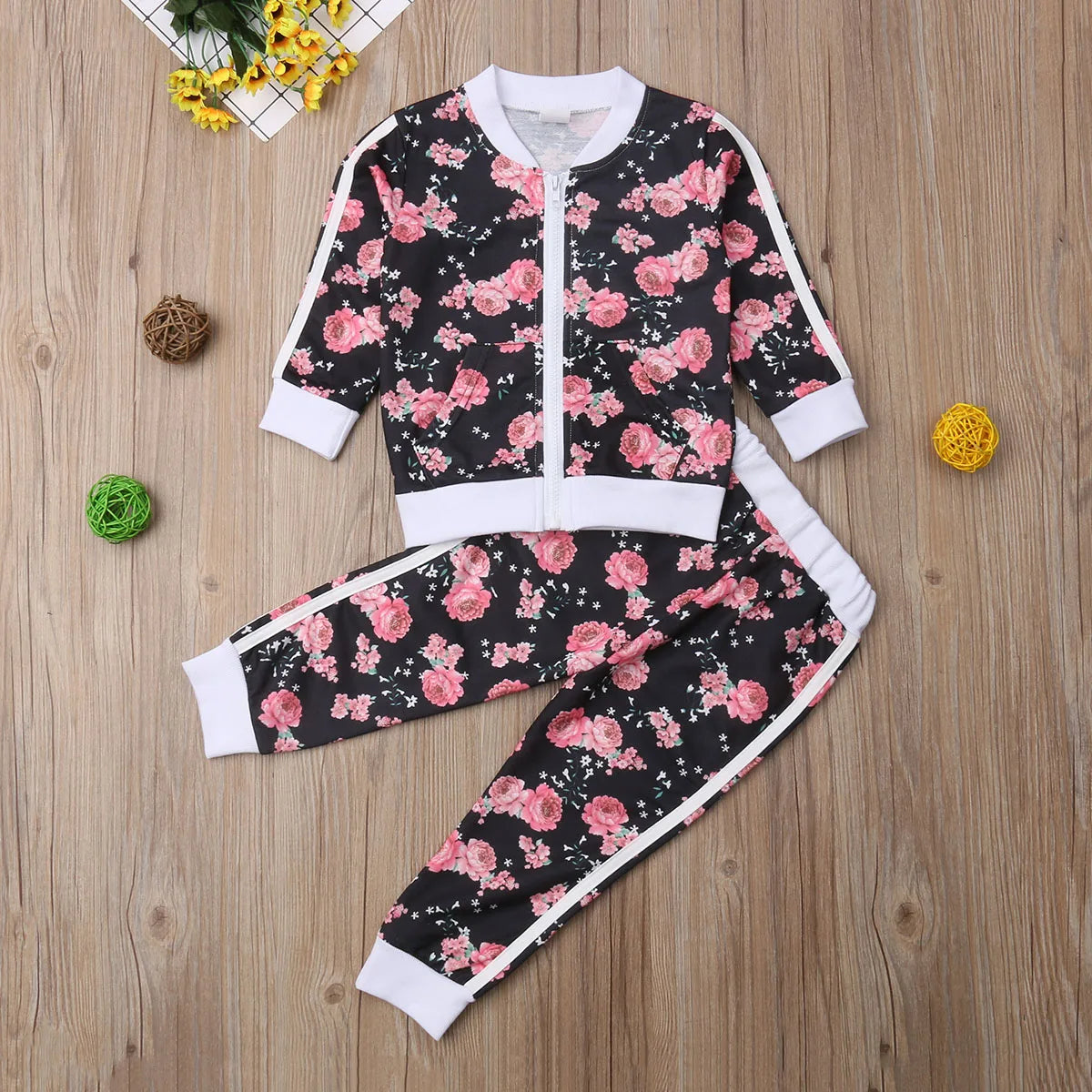 Baby girl jogging suit with floral print