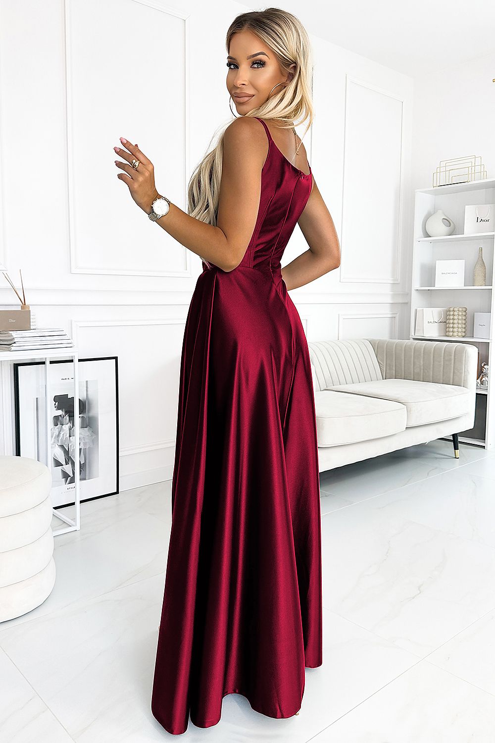 Damen Abendkleid mit schlanken Träger Maxikleid von Numoco weinrot Rückseite