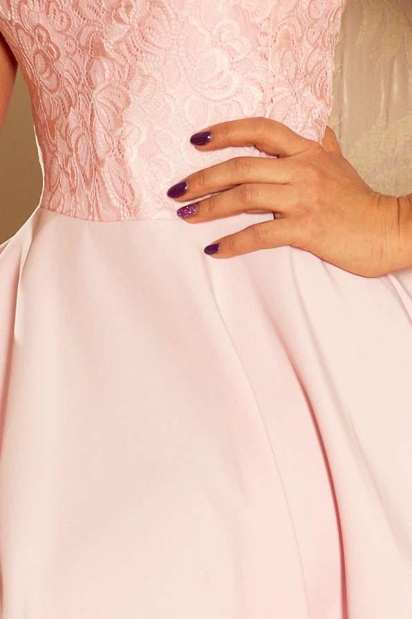 Damen Ausgestellte Abendkleid MARTA mit Spitze von Numoco rosa Detailausschnitt