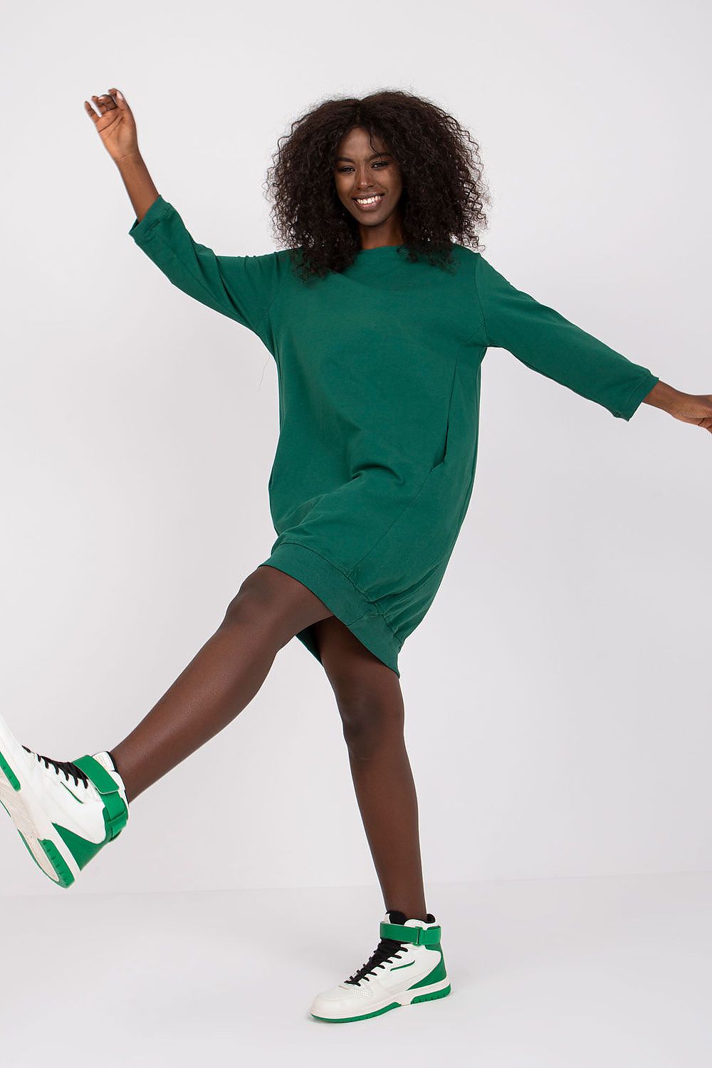 Damen Casual Baumwollkleid Locker, 3/4-Ärmel & Eingriffstaschen von Relevance grün Vorderseite