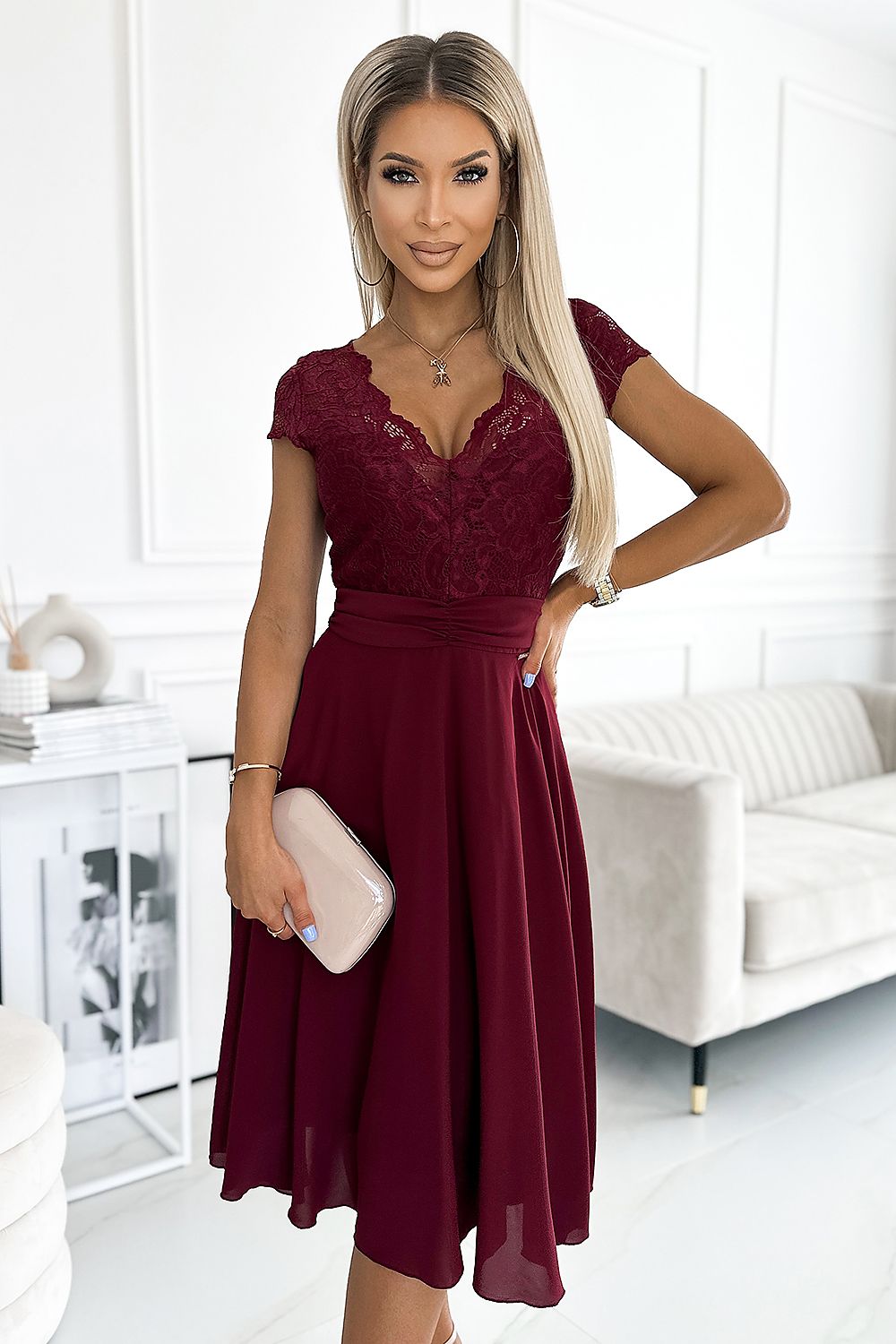 Damen Chiffonkleid Abendkleid mit Spitzenausschnitt von Numoco weinrot
