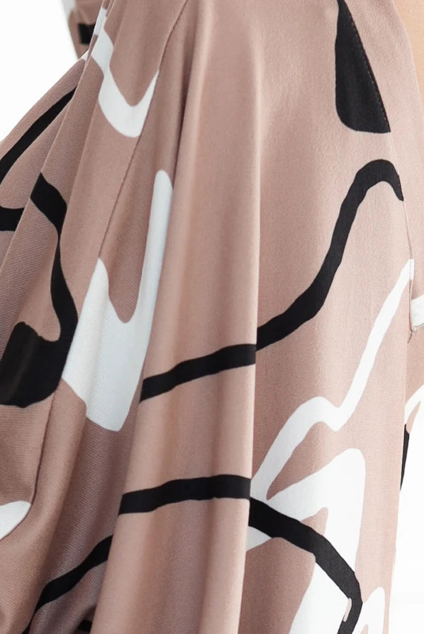 Damen Fledermausschnitt Kleid von Numoco beige Streifen Stoff Ausschnitt