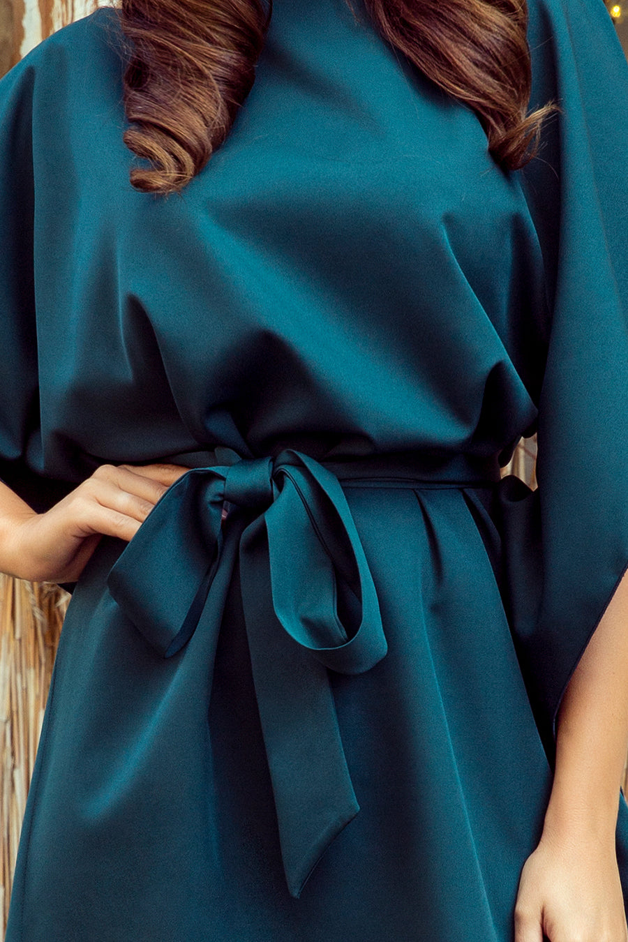 Damen Kleid Schmetterlingskleid Sofia von Numoco grün Ausschnitt