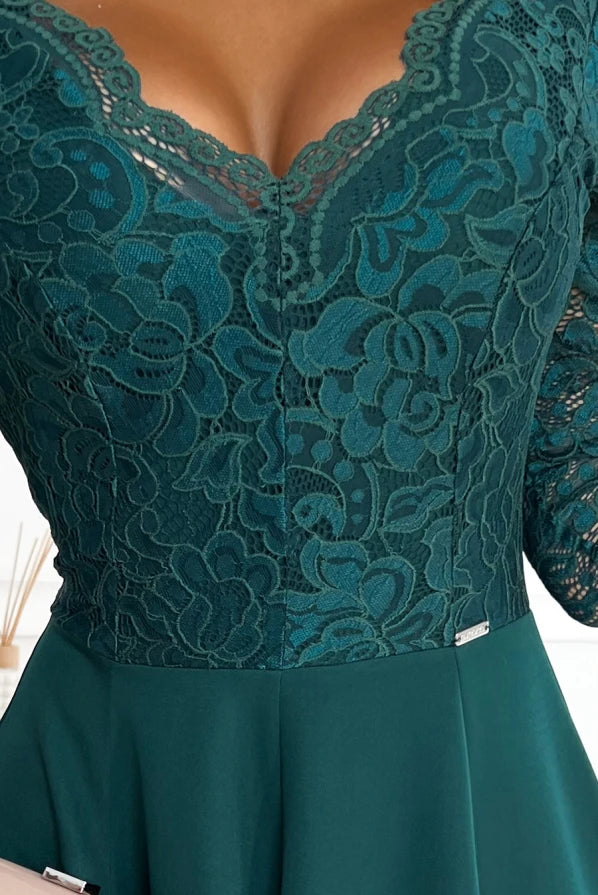 Damen Langes Abendkleid mit Spitze von Numoco grün Ausschnitt