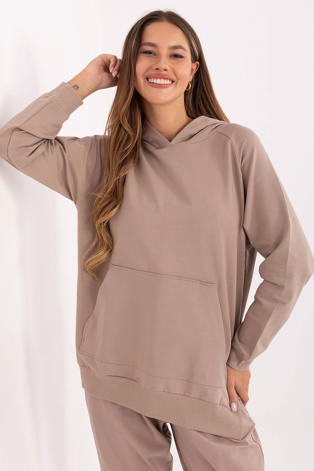 Damen Oversize Hoodie, Kängurutasche, Seitenschlitze & Baumwolle von Relevance beige