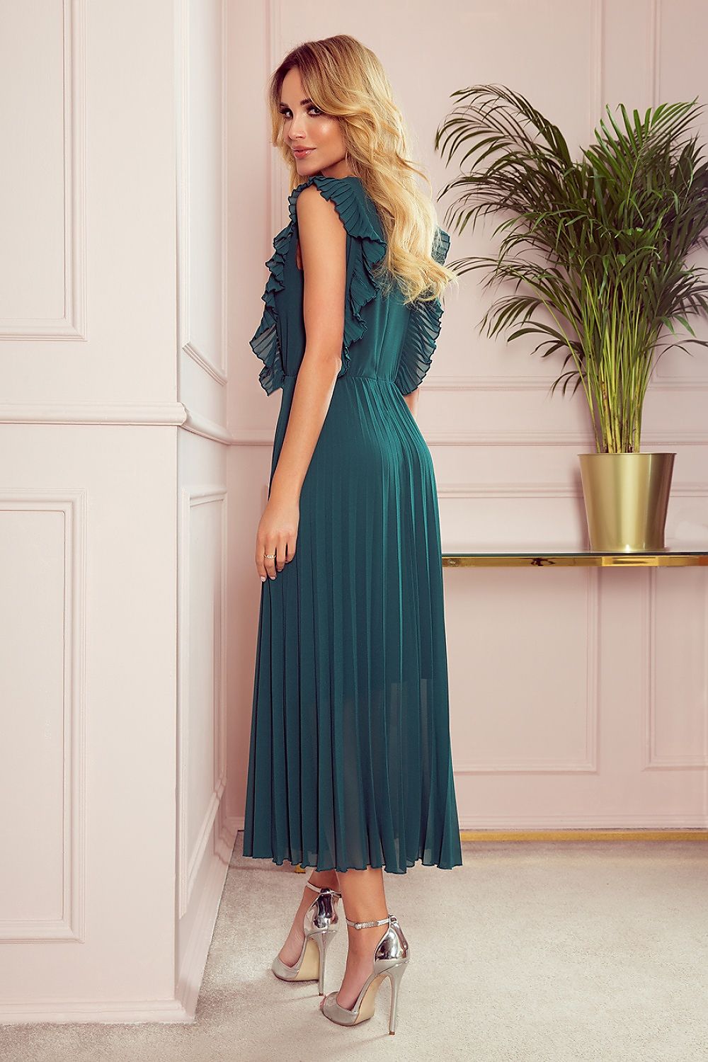 Damen Plissee Maxikleid mit Rüschenärmel von Numoco grün Rückseite