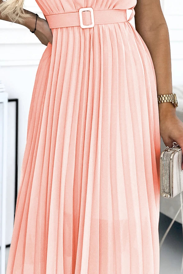 Damen Plisseekleid, Chiffon, breiter Gürtel & kurze Ärmel von Numoco Basic flamingo Ausschnitt