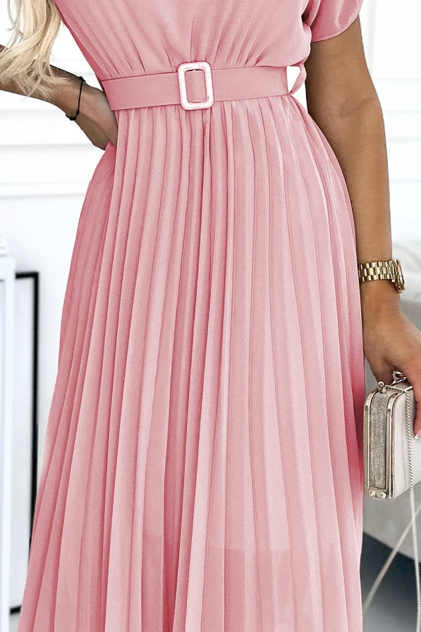 Damen Plisseekleid, Chiffon, breiter Gürtel & kurze Ärmel von Numoco Basic rosa Ausschnitt