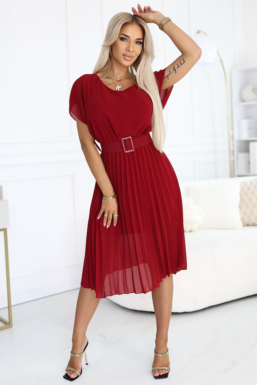 Damen Plisseekleid, Chiffon, breiter Gürtel & kurze Ärmel von Numoco rot Vorderseite