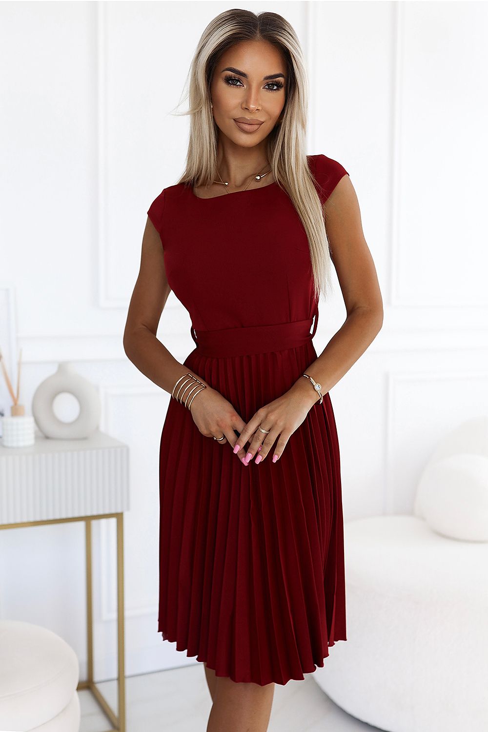 Damen Plisseekleid mit kurzen Ärmeln von Numoco weinrot