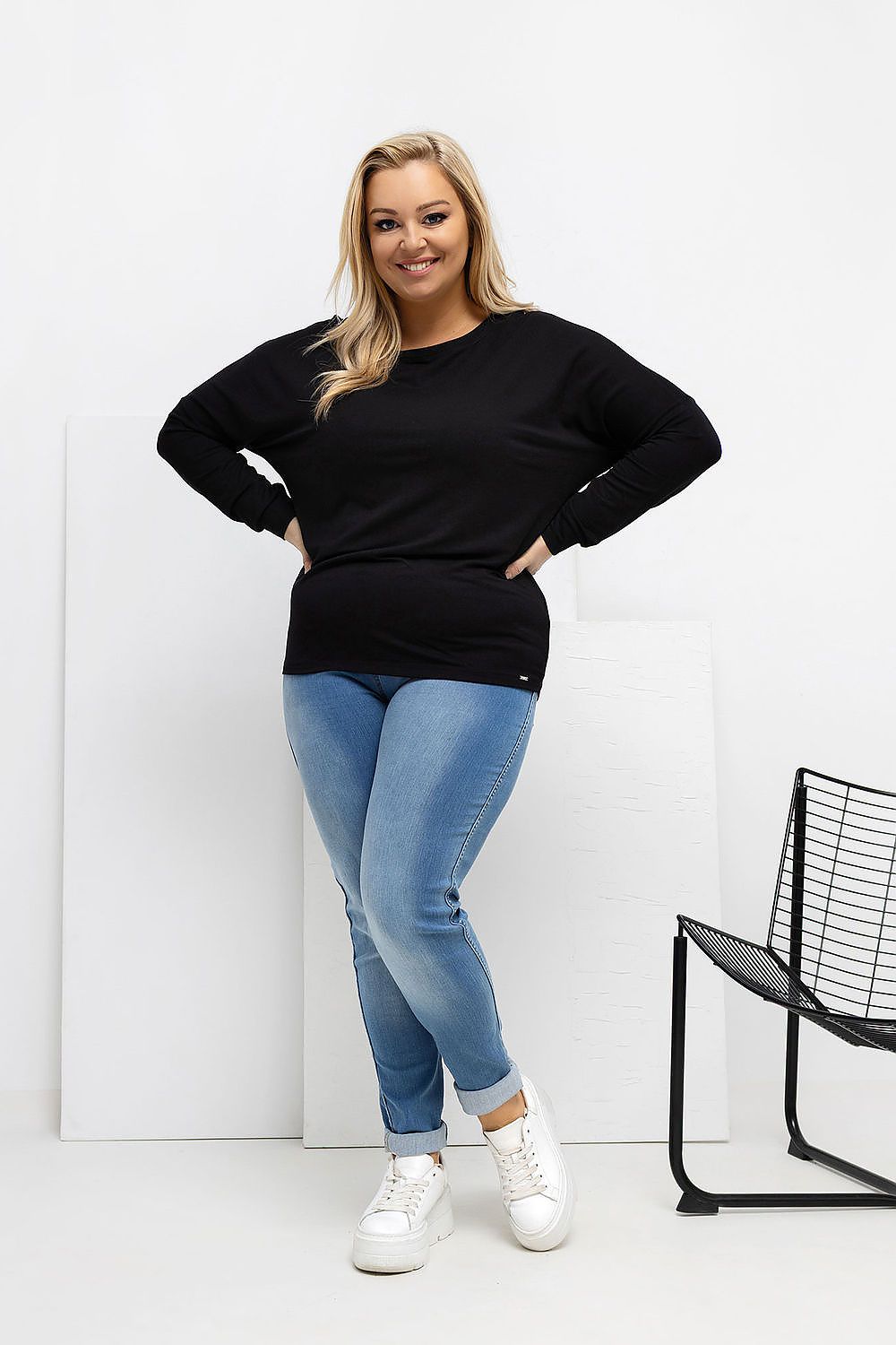 Damen Plus-Size Basic langarm Shirt von Relevance schwarz Vorderseite