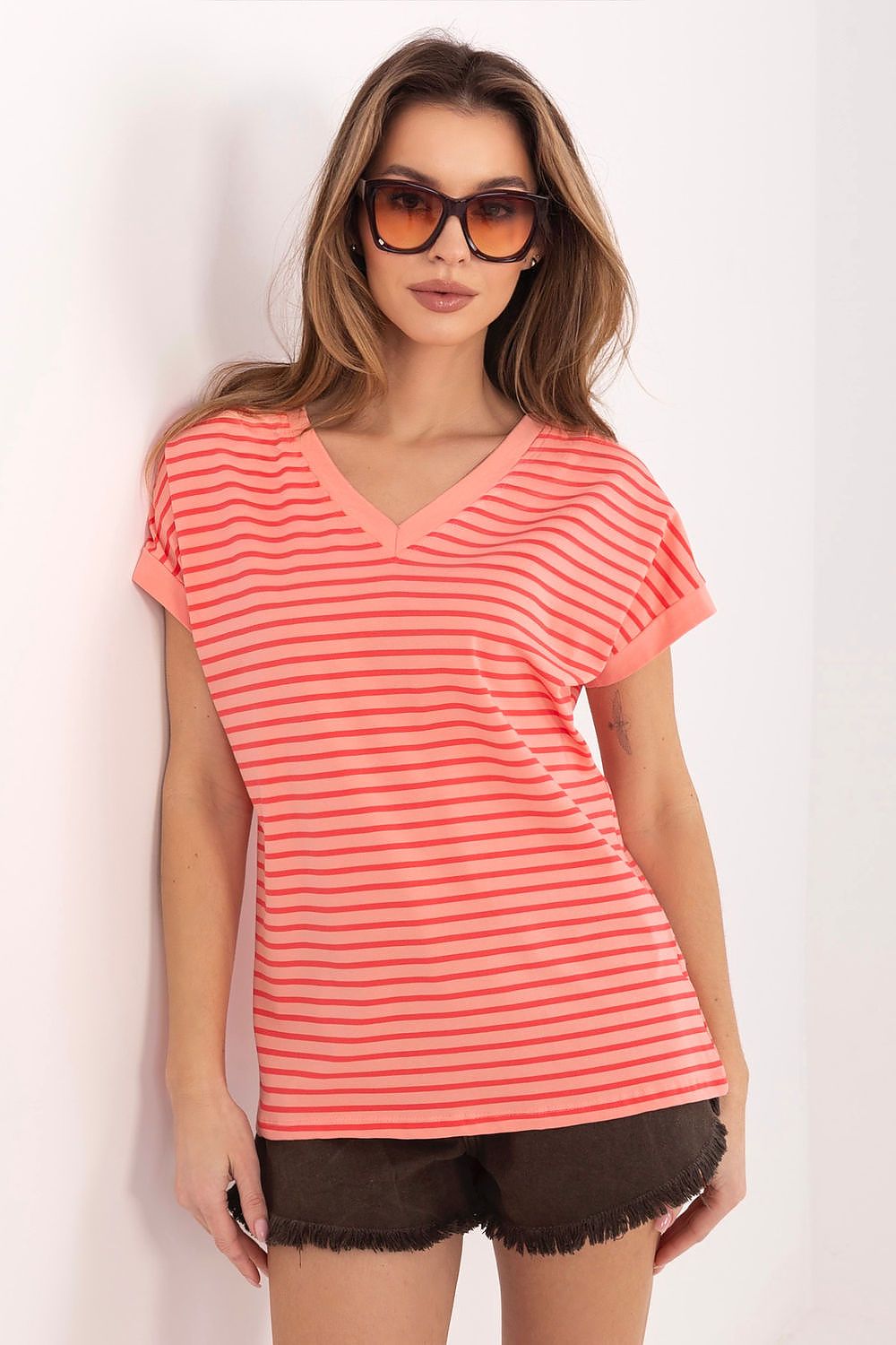 Damen Streifen T-Shirt mit V-Ausschnitt von Relevance rosa