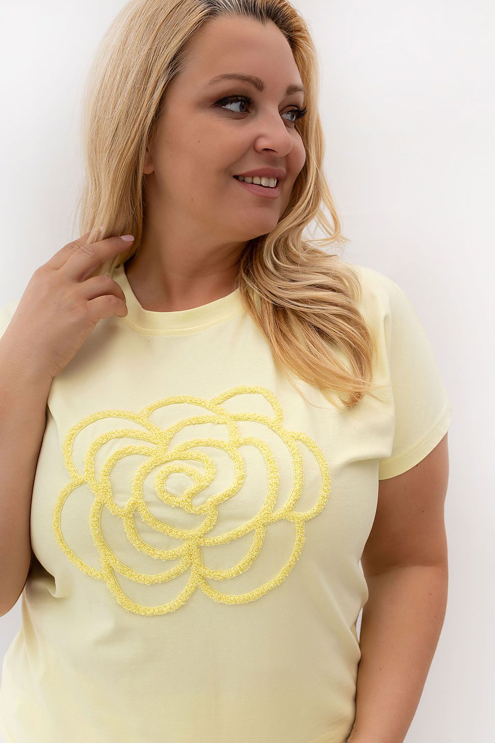 Damen T-Shirt Plus Size Blumen-Stickerei, Rundhals & Baumwolle gelb Relevance Detail Ausschnitt