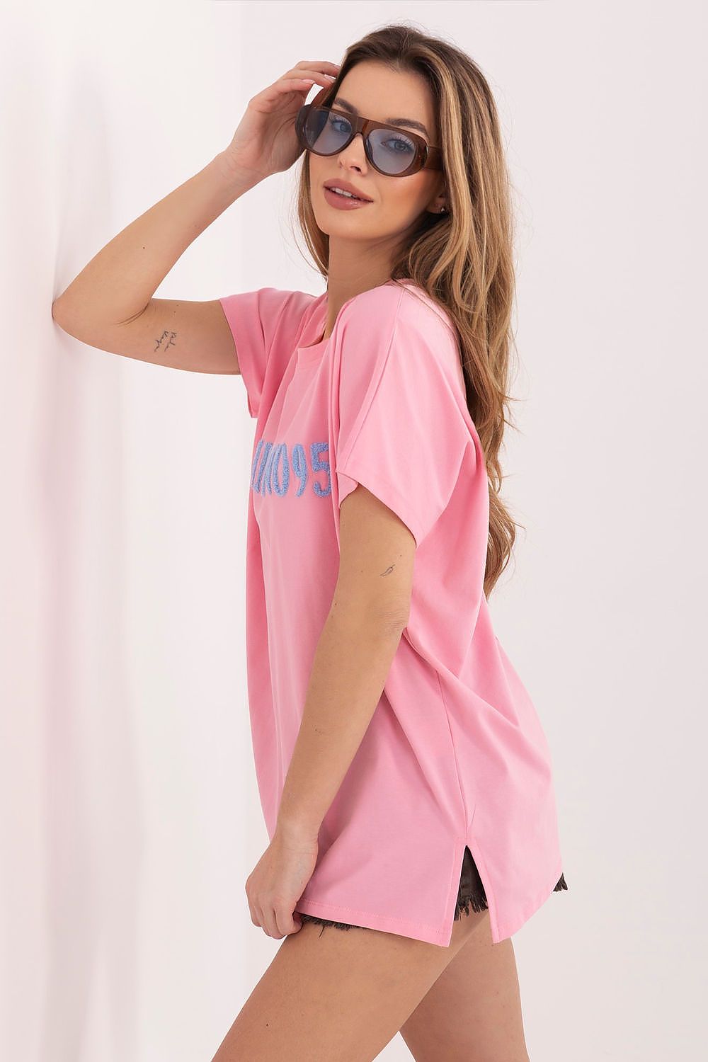 Damen T-shirt "Milano 95" von Relevance rosa Seitenansicht