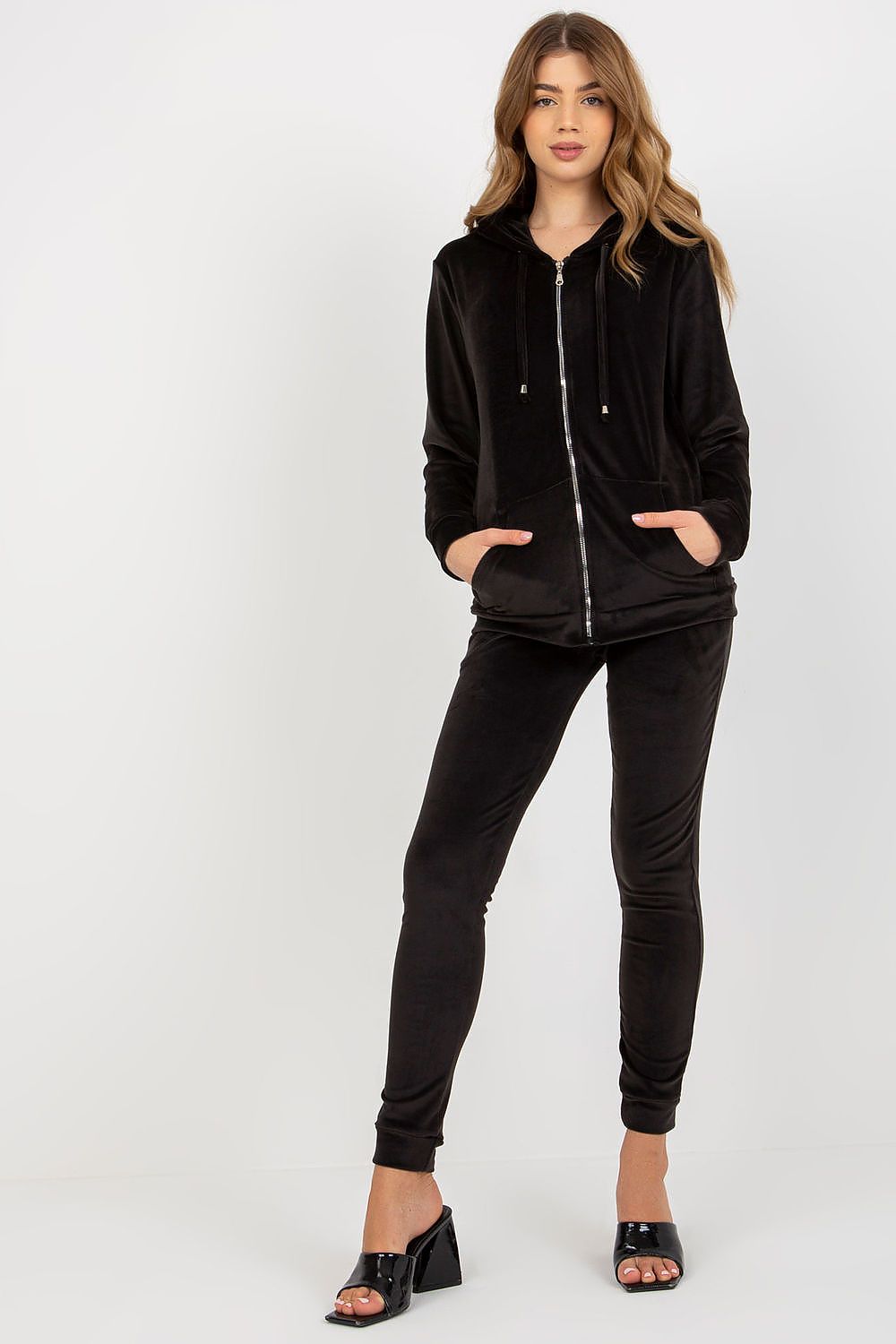 Damen Velour Anzug mit Kapuze Set von Relevance schwarz 2