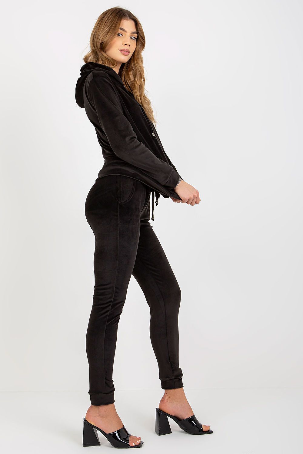 Damen Velour Anzug mit Kapuze Set von Relevance schwarz 2 Seitenansicht