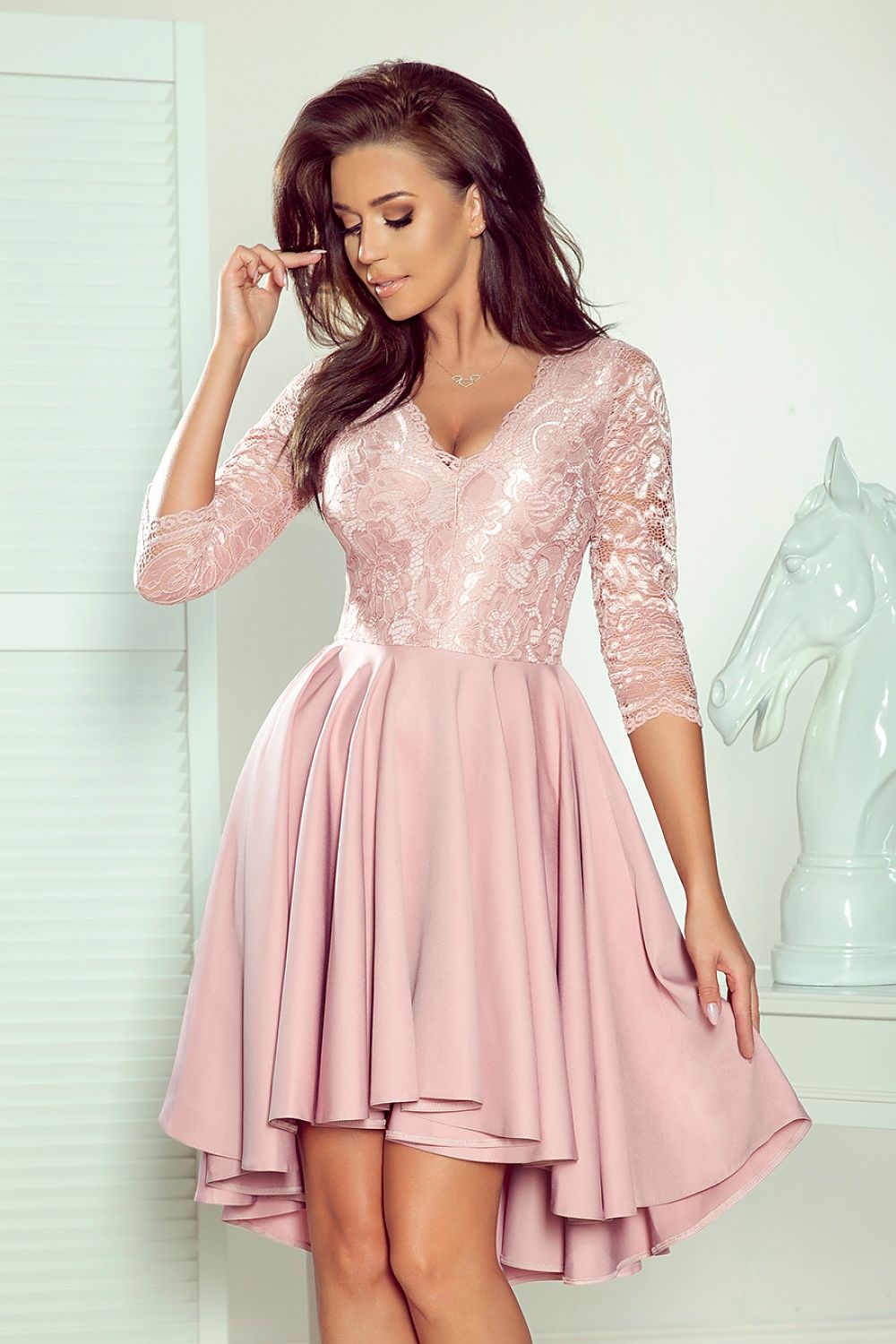Damen asymetrisches Abendkleid mit Spitze von Numoco rosé