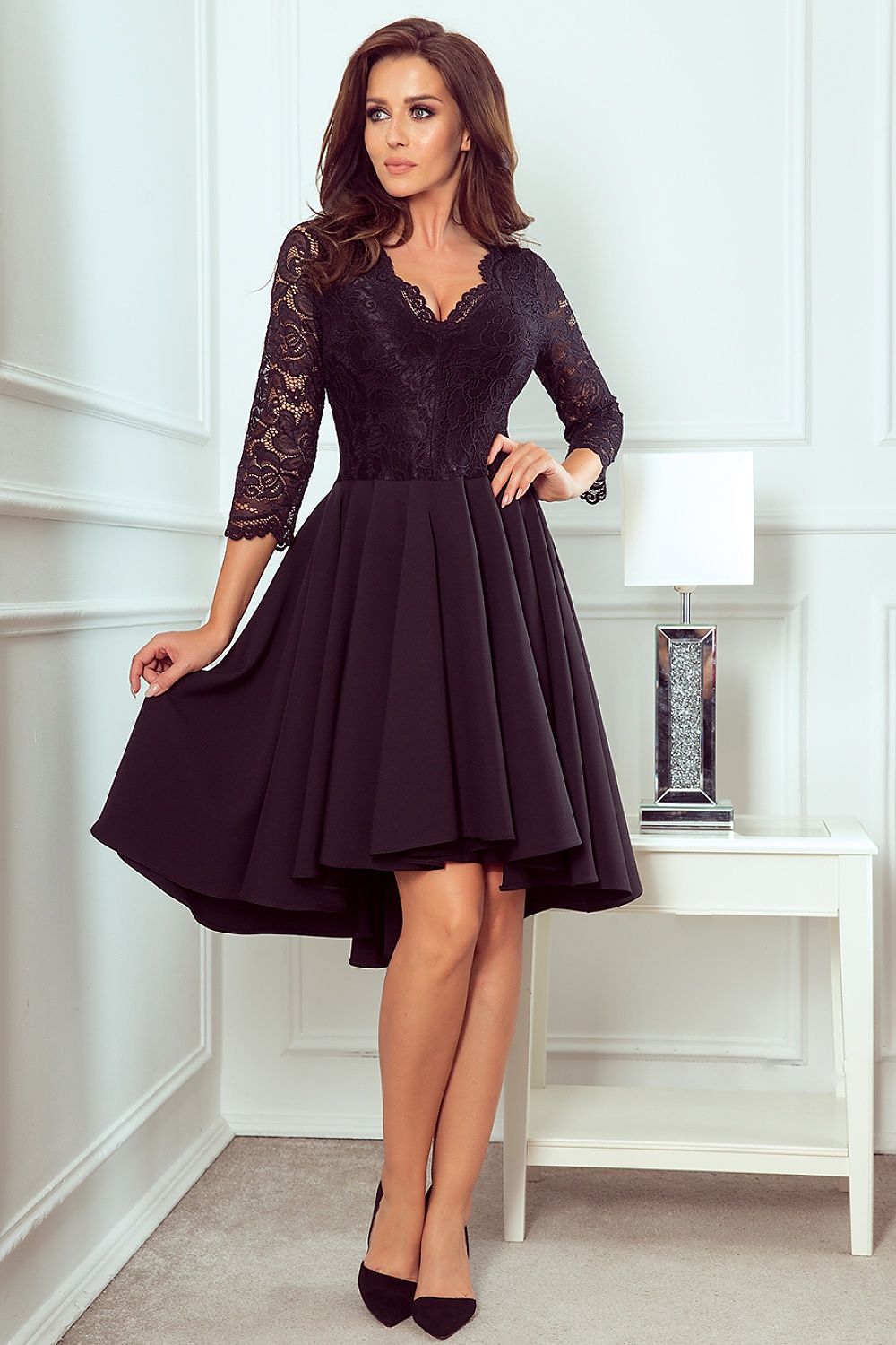 Damen asymetrisches Abendkleid mit Spitze von Numoco schwarz Vorderseite