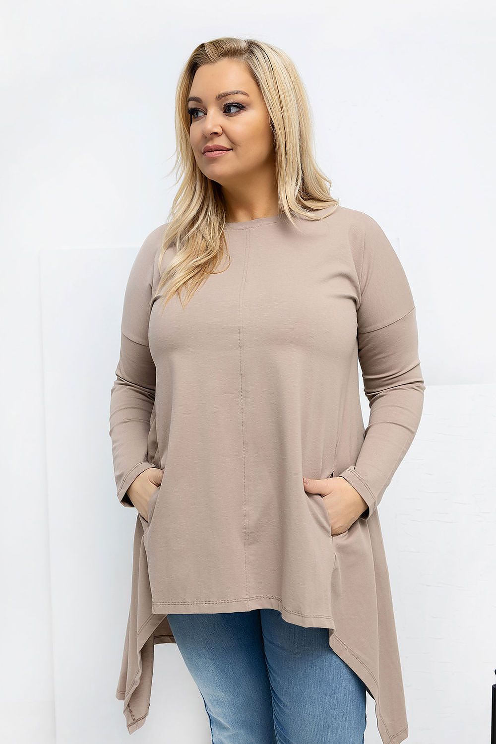 Damen asymmetrische Plus-Size Tunika mit Seitentaschen von Relevance beige