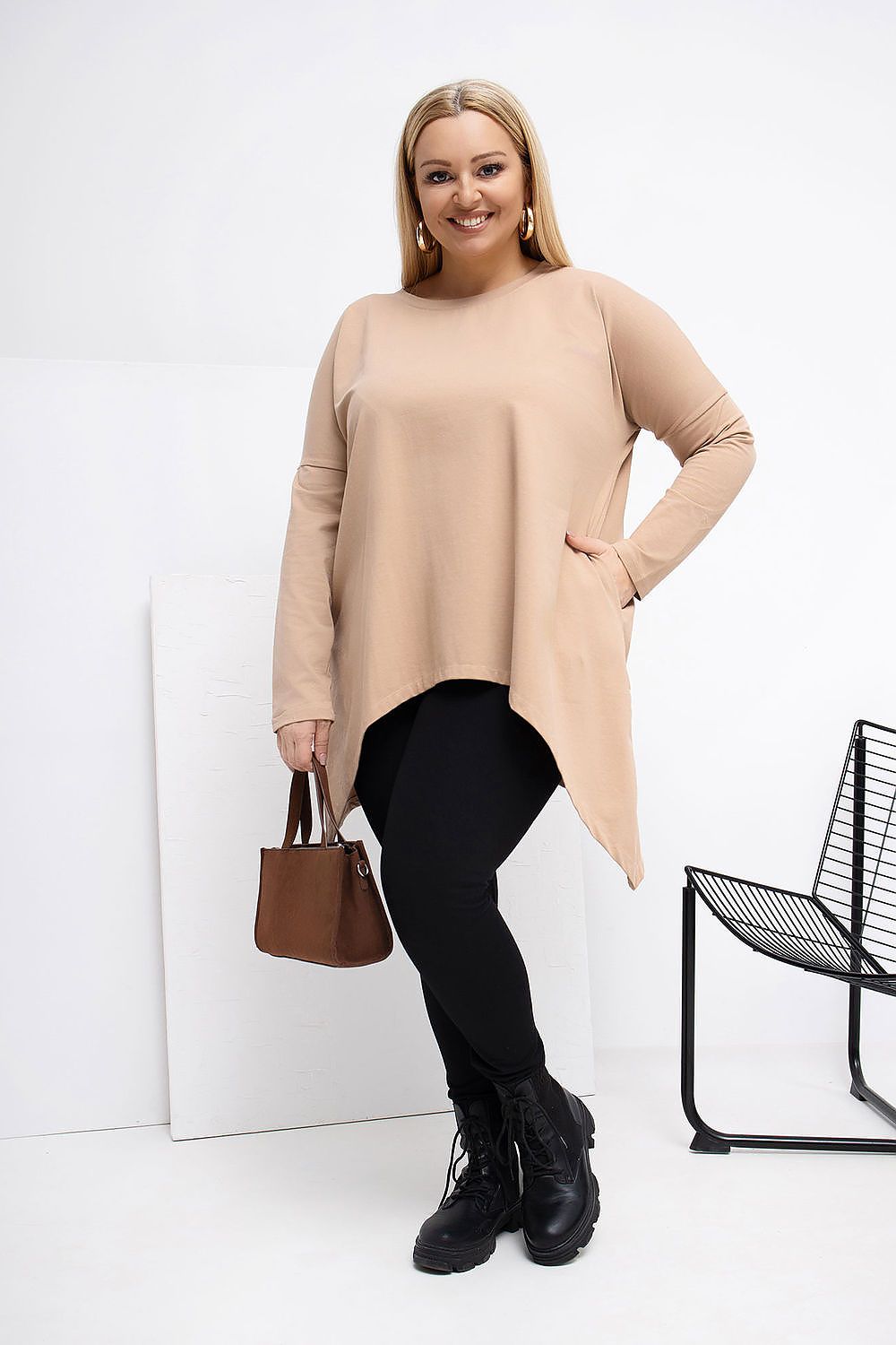 Damen asymmetrische Plus-Size Tunika von Relevance beige Vorderseite