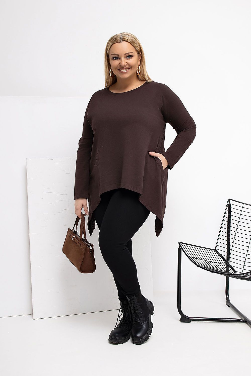 Damen asymmetrische Plus-Size Tunika von Relevance braun Vorderseite