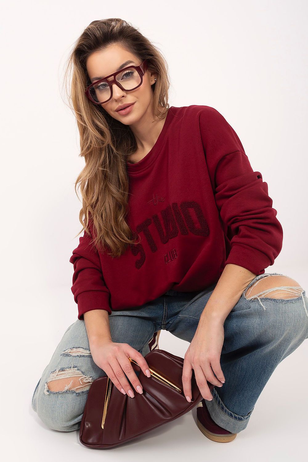 Damen lässiges Oversize Sweatershirt "Studio" von Relevance rot Vorderansicht