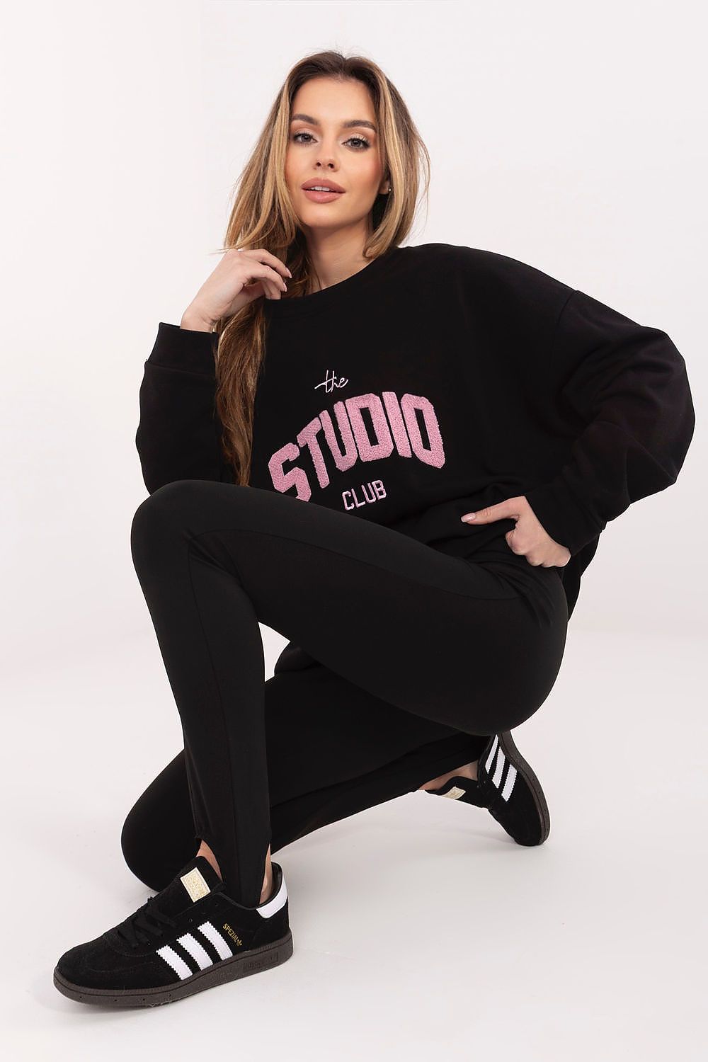 Damen lässiges Oversize Sweatershirt "Studio" von Relevance schwarz