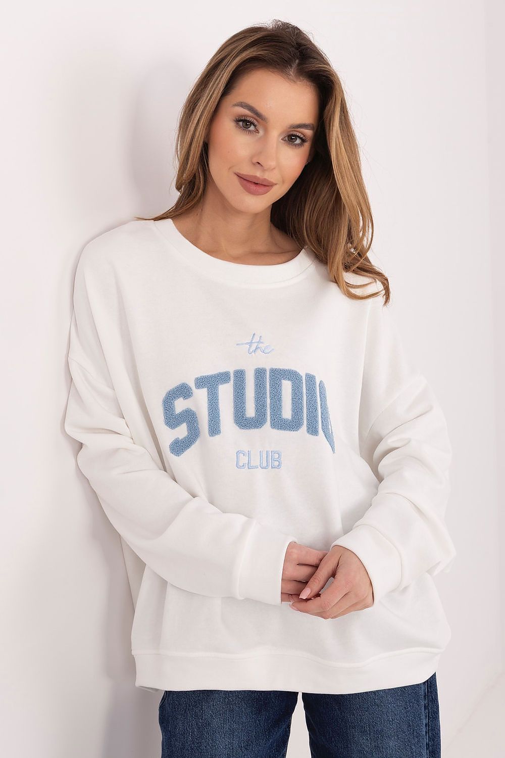 Damen lässiges Oversize Sweatershirt "Studio" von Relevance weiß