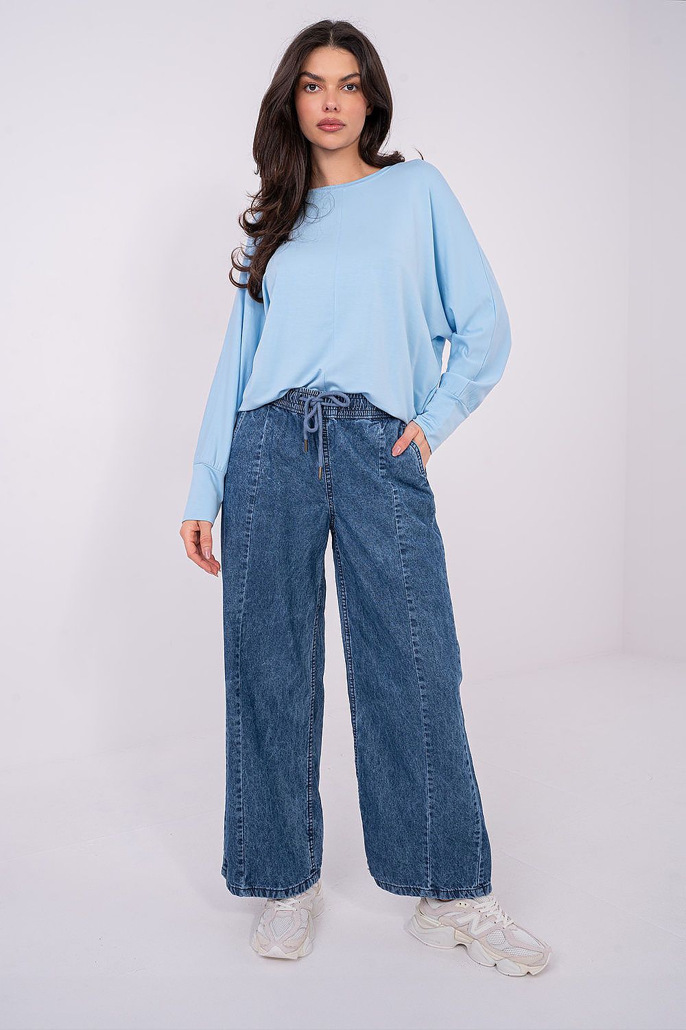 Damen langarm Batwing  Shirt von Relevance hellblau Vorderansicht