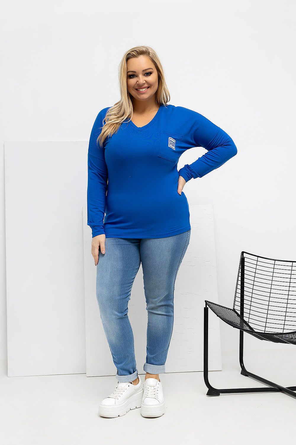 Damen langarm Plus-Size Shirt mit V-Ausschnitt von Relevance dunkelblau Vorderansicht