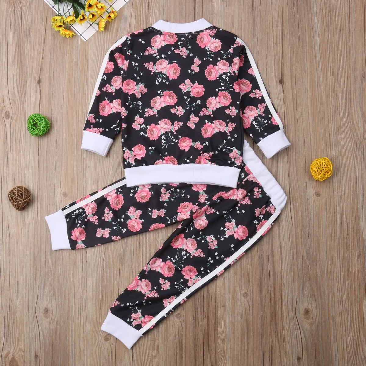 Baby girl jogging suit with floral print
