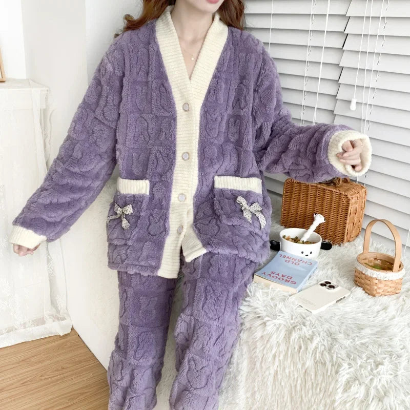 Luxury winter pajama loungewear made of plush, long sleeve and comfortable pants for women