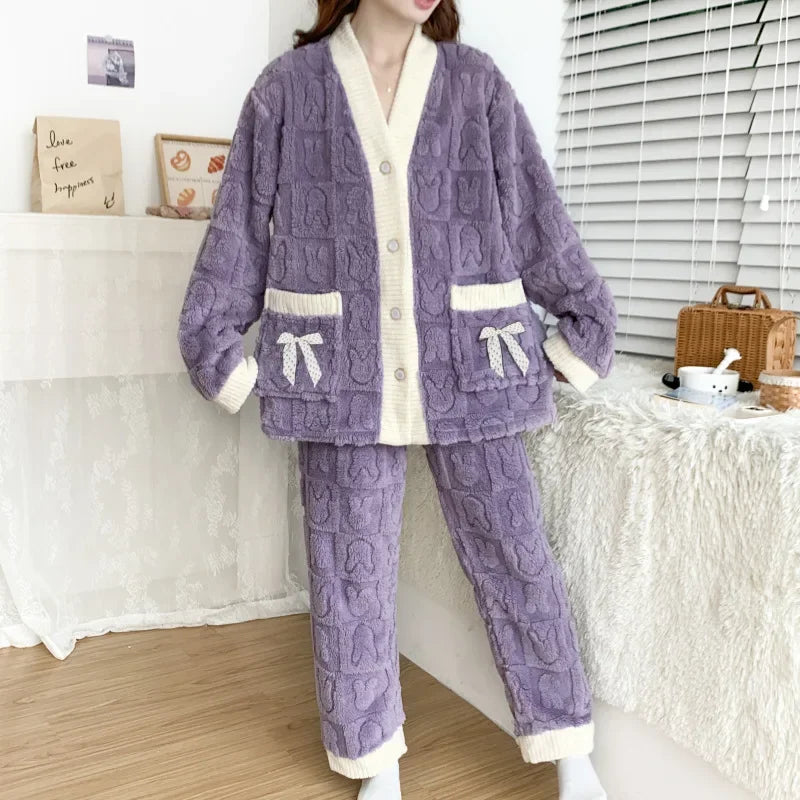 Luxury winter pajama loungewear made of plush, long sleeve and comfortable pants for women